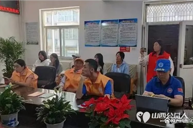 长治市阳光困境儿童帮扶协会携手潞洲区角沿新时代文明实践联合开展了让爱回家----防走失宣传黄手环发放活动 - 第2张 - 山西公益人 长治市阳光困境儿童帮扶协会携手潞洲区角沿新时代文明实践联合开展了让爱回家----防走失宣传黄手环发放活动 - 第2张