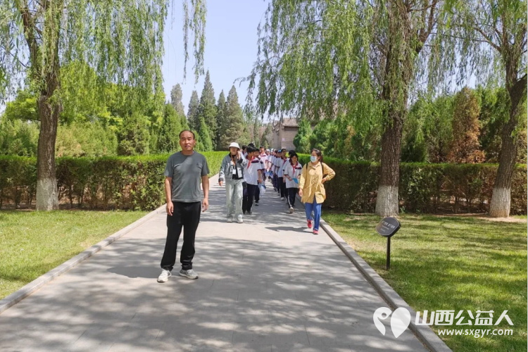 正能量公益品牌创始人罗春江莅临山西文水联络站(吕梁市文水县平陵志愿者联合会)考察指导 - 第3张 - 山西公益人 正能量公益品牌创始人罗春江莅临山西文水联络站(吕梁市文水县平陵志愿者联合会)考察指导 - 第3张