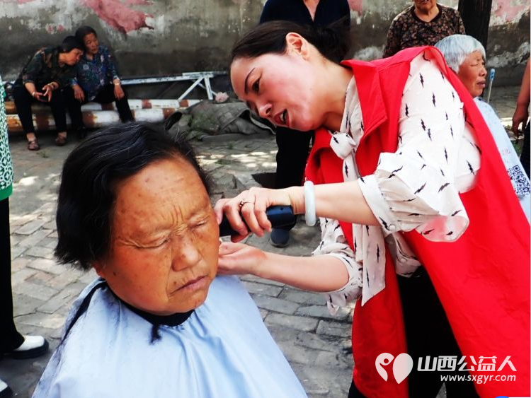 介休市敬老协会孝善行之敬老爱老助老行动----义安镇沙堡村连福镇义和堡村为老人们送去社会的温暖与关怀 - 第23张 - 山西公益人 介休市敬老协会孝善行之敬老爱老助老行动----义安镇沙堡村连福镇义和堡村为老人们送去社会的温暖与关怀 - 第23张