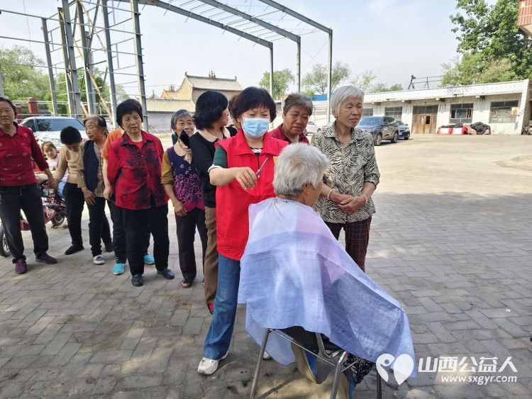介休市敬老协会孝善行之敬老爱老助老行动----义安镇沙堡村连福镇义和堡村为老人们送去社会的温暖与关怀 - 第18张 - 山西公益人 介休市敬老协会孝善行之敬老爱老助老行动----义安镇沙堡村连福镇义和堡村为老人们送去社会的温暖与关怀 - 第18张