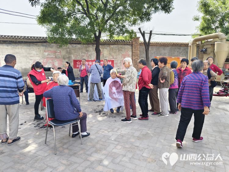 介休市敬老协会孝善行之敬老爱老助老行动----义安镇沙堡村连福镇义和堡村为老人们送去社会的温暖与关怀 - 第5张 - 山西公益人 介休市敬老协会孝善行之敬老爱老助老行动----义安镇沙堡村连福镇义和堡村为老人们送去社会的温暖与关怀 - 第5张