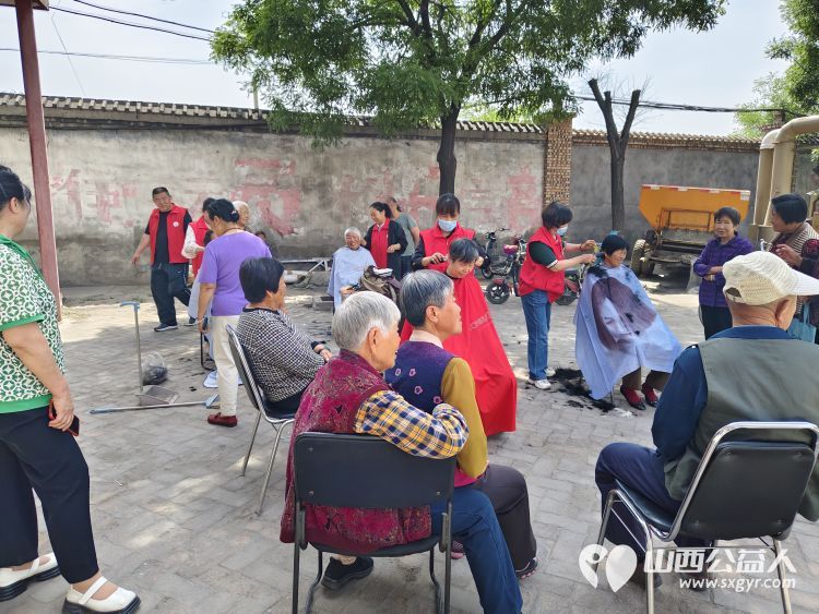 介休市敬老协会孝善行之敬老爱老助老行动----义安镇沙堡村连福镇义和堡村为老人们送去社会的温暖与关怀 - 第7张 - 山西公益人 介休市敬老协会孝善行之敬老爱老助老行动----义安镇沙堡村连福镇义和堡村为老人们送去社会的温暖与关怀 - 第7张