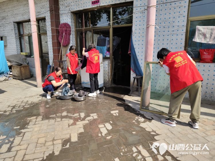 介休市敬老协会敬老爱老助老行动----义安镇沙堡村入户86岁特困老人曹恩明家中为老人们送去社会的温暖 - 第12张 - 山西公益人 介休市敬老协会敬老爱老助老行动----义安镇沙堡村入户86岁特困老人曹恩明家中为老人们送去社会的温暖 - 第12张