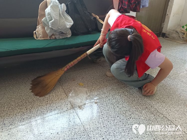 介休市敬老协会敬老爱老助老行动----入户连福镇义和堡村83岁特困老人王士功家中为老人们送去社会的温暖 - 第9张 - 山西公益人 介休市敬老协会敬老爱老助老行动----入户连福镇义和堡村83岁特困老人王士功家中为老人们送去社会的温暖 - 第9张