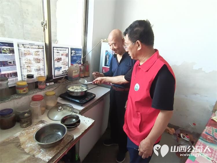介休市敬老协会敬老爱老助老行动----入户连福镇义和堡村83岁特困老人王士功家中为老人们送去社会的温暖 - 第11张 - 山西公益人 介休市敬老协会敬老爱老助老行动----入户连福镇义和堡村83岁特困老人王士功家中为老人们送去社会的温暖 - 第11张