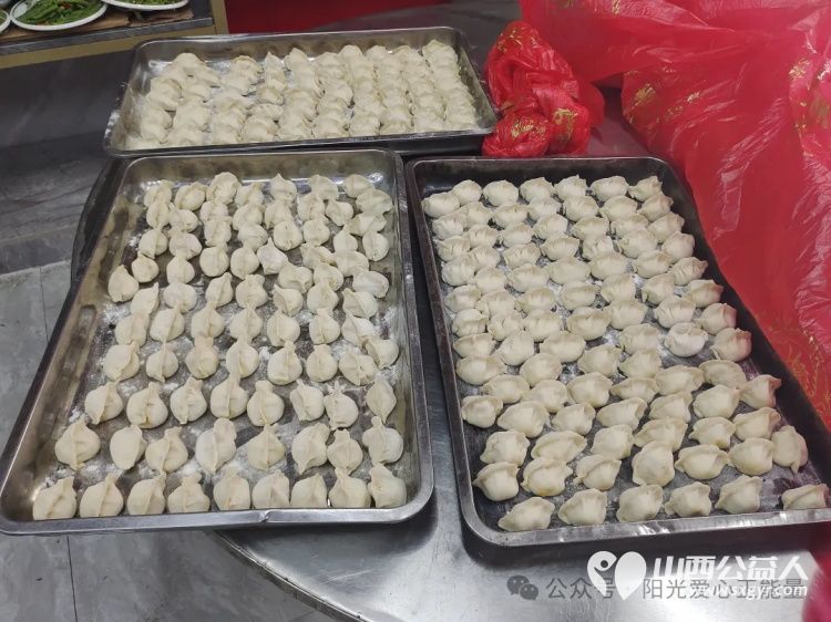忻州市阳光爱心公益志愿者协会承办的“助残饺子宴”拉开了帷幕残障人士在这里感受到了关爱和尊重 - 第10张 - 山西公益人 忻州市阳光爱心公益志愿者协会承办的“助残饺子宴”拉开了帷幕残障人士在这里感受到了关爱和尊重 - 第10张