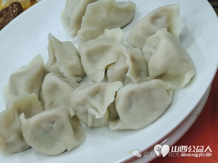忻州市阳光爱心公益志愿者协会承办的“助残饺子宴”拉开了帷幕残障人士在这里感受到了关爱和尊重 - 第11张 - 山西公益人 忻州市阳光爱心公益志愿者协会承办的“助残饺子宴”拉开了帷幕残障人士在这里感受到了关爱和尊重 - 第11张
