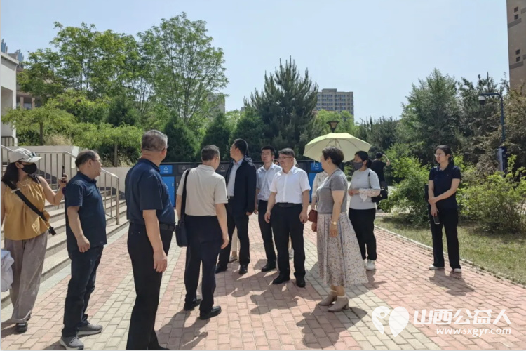 忻州一中举行山西省青少年发展基金会忻州一中校友红玫瑰基金发放仪式30名忻中学子颁发每人2000元的爱心资助 - 第15张 - 山西公益人 忻州一中举行山西省青少年发展基金会忻州一中校友红玫瑰基金发放仪式30名忻中学子颁发每人2000元的爱心资助 - 第15张
