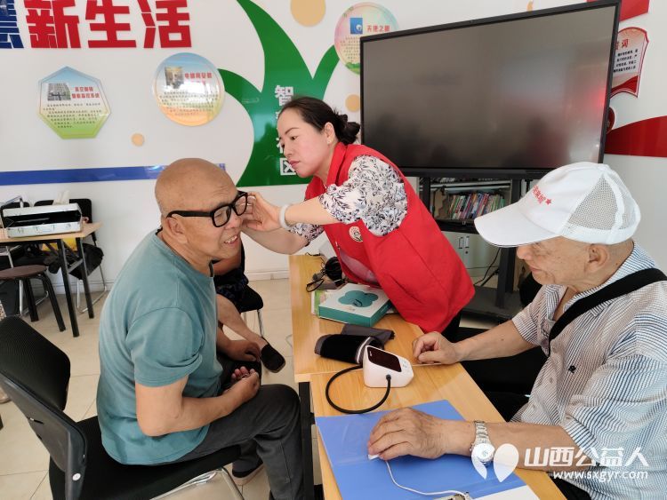 介休市敬老协会志愿服务进社区健康活动暖人心----东南街道段家巷社区服务老人 - 第29张 - 山西公益人 介休市敬老协会志愿服务进社区健康活动暖人心----东南街道段家巷社区服务老人 - 第29张