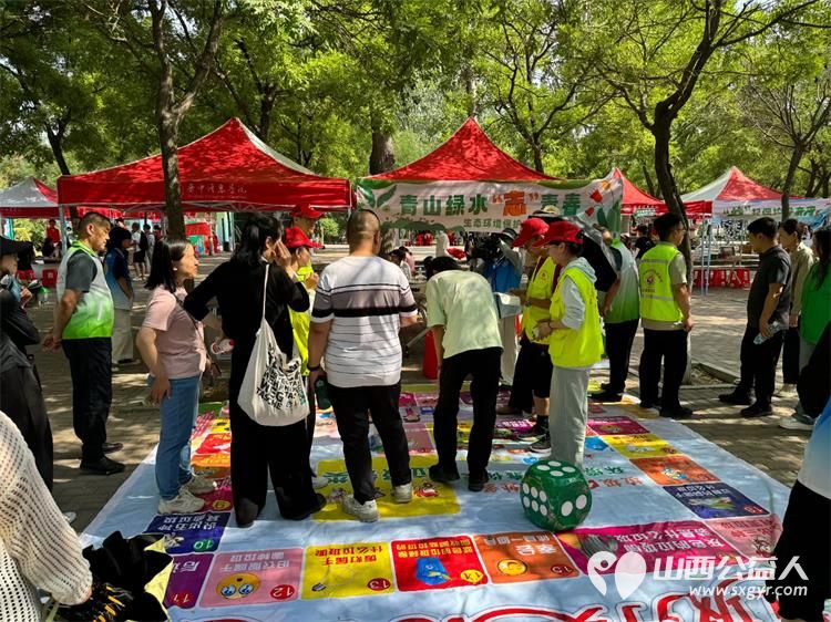 晋中新青年高校志愿者联合服务中心组织志愿者走进大学城垃圾分类活动 - 第8张 - 山西公益人 晋中新青年高校志愿者联合服务中心组织志愿者走进大学城垃圾分类活动 - 第8张