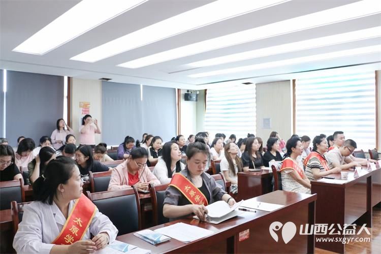 太原学花志愿服务中心百场公益走基层活动在阳曲县新阳东社区举办韩慧玲讲了慢性病科普知识 - 第4张