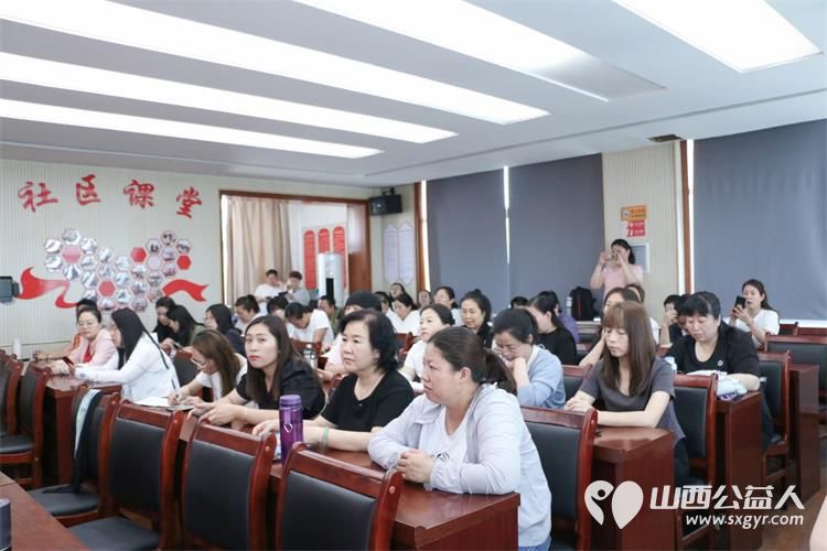 太原学花志愿服务中心百场公益走基层活动在阳曲县新阳东社区举办韩慧玲讲了慢性病科普知识 - 第3张