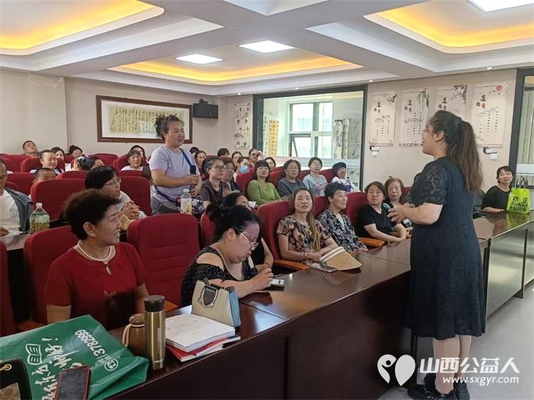 太原学花志愿服务中心家庭教育公益巡讲走进胜利东街幼儿园张艺凡老师就好习惯成就好孩子智慧父母智慧爱进行了巡讲 - 第5张