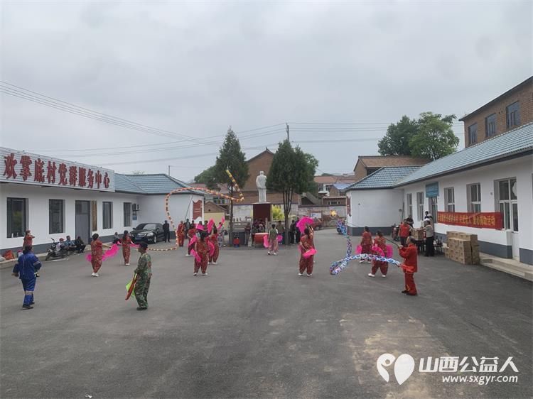 长治市圆梦公益协会走进欢掌底村开展关爱老人爱心捐助给村里70岁以上老人送去了金沙河面片 - 第21张