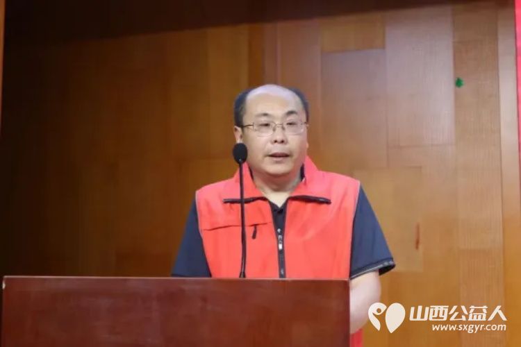 兴县举行“童心向党 奋进新时代”爱心捐赠仪式，兴县同城爱心公益协会组织志愿者参加，捐赠200套运动服 - 第6张