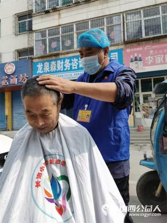 长治小雨点公益协会的志愿者们到雨花斋为老人义务帮厨义务理发活动 - 第11张 - 山西公益人 长治小雨点公益协会的志愿者们到雨花斋为老人义务帮厨义务理发活动 - 第11张
