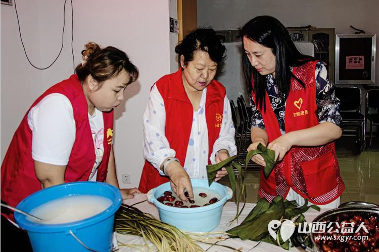 端午节到来之际，太原市小店区营盘街道南内环街二社区开展特色包粽子活动社区工作人员居民群众积极参加 - 第6张