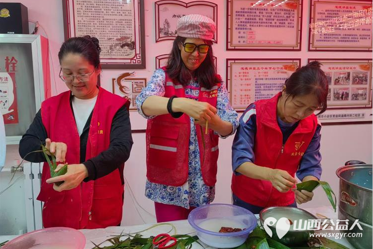 端午节到来之际，太原市小店区营盘街道南内环街二社区开展特色包粽子活动社区工作人员居民群众积极参加 - 第5张