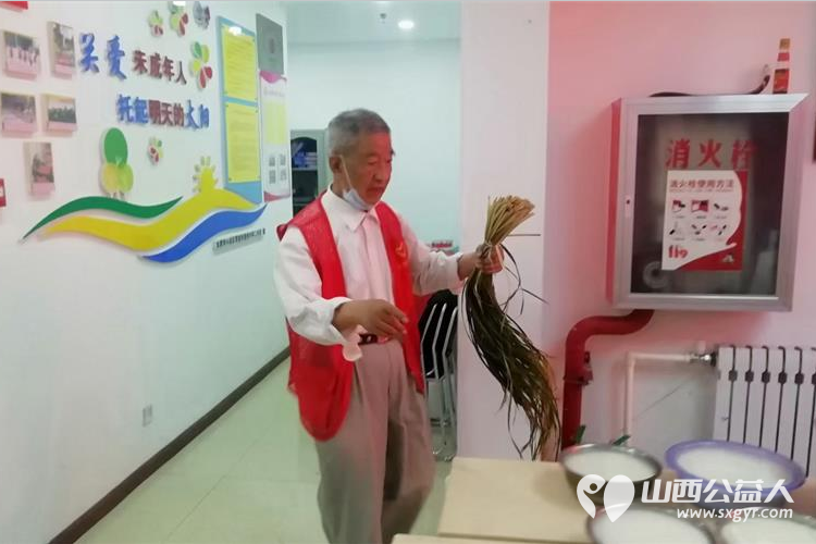 端午节到来之际，太原市小店区营盘街道南内环街二社区开展特色包粽子活动社区工作人员居民群众积极参加 - 第9张