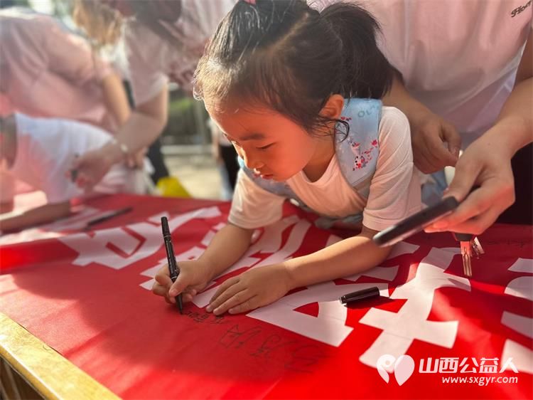 太原市小店区康宁街社区工作人员六一儿童节期间做好各项工作服务好居民群众 - 第8张