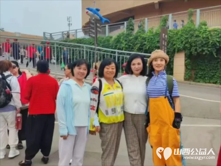 长治正能量公益协会崔健舞蹈艺术团（长治崔健培训基地）在七一来临之际组织大家去延安圣地寻初心 - 第8张