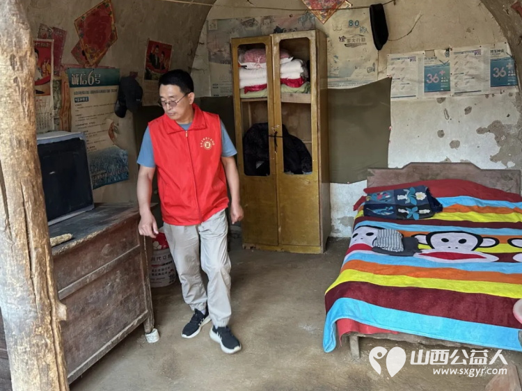 长治正能量公益协会协会屯留办事处在端午节到来之际去余吾和吾元两个乡镇进行孤寡残病老人慰问活动 - 第12张