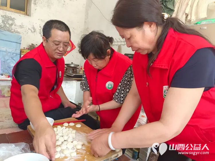 介休市敬老协会敬老爱老助老行动在绵山镇保和村理发和入户83岁特困老人焦国良家中服务 - 第12张 - 山西公益人 介休市敬老协会敬老爱老助老行动在绵山镇保和村理发和入户83岁特困老人焦国良家中服务 - 第12张