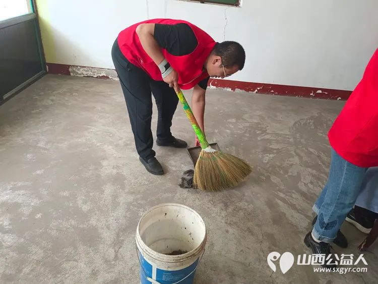 介休市敬老协会敬老爱老助老行动在绵山镇保和村理发和入户83岁特困老人焦国良家中服务 - 第11张 - 山西公益人 介休市敬老协会敬老爱老助老行动在绵山镇保和村理发和入户83岁特困老人焦国良家中服务 - 第11张