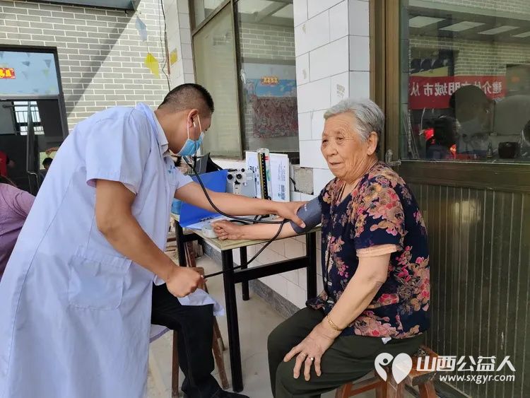 介休市敬老协会在龙凤镇西宋壁村开展“走乡村送温暖公益活动”,此次活动旨在关爱乡村老人 - 第14张 - 山西公益人 介休市敬老协会在龙凤镇西宋壁村开展“走乡村送温暖公益活动”,此次活动旨在关爱乡村老人 - 第14张