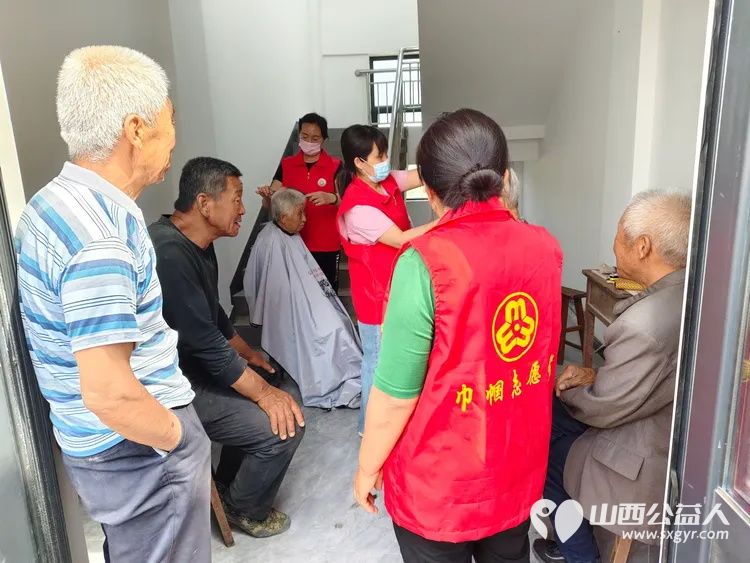 介休市敬老协会在龙凤镇西宋壁村开展“走乡村送温暖公益活动”,此次活动旨在关爱乡村老人 - 第9张 - 山西公益人 介休市敬老协会在龙凤镇西宋壁村开展“走乡村送温暖公益活动”,此次活动旨在关爱乡村老人 - 第9张