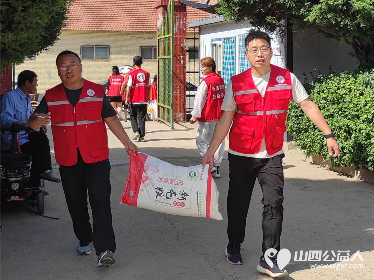 在六一儿童节来临之际长治圆梦公益在黎城特校开展欢庆六一·关爱残疾儿童活动为孩子发放节日礼品 - 第19张