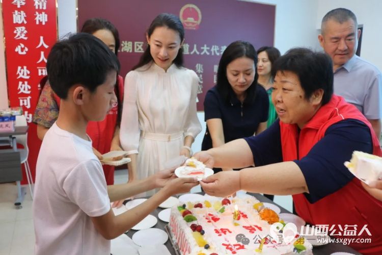 运城市妇联来到盐湖区第一时间志愿者协会共同举办恒爱行动·温暖守护活动爱心妈妈与困境儿童共同欢度六一 - 第9张 - 山西公益人 运城市妇联来到盐湖区第一时间志愿者协会共同举办恒爱行动·温暖守护活动爱心妈妈与困境儿童共同欢度六一 - 第9张