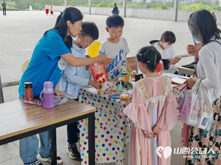 太原市儿童友好促进会、山西保利大剧院、太原市美之木特殊儿童康复训练中心、山西省残疾人基金会“关爱孤独症”儿童友好公益画展拍卖 - 第2张 - 山西公益人 太原市儿童友好促进会、山西保利大剧院、太原市美之木特殊儿童康复训练中心、山西省残疾人基金会“关爱孤独症”儿童友好公益画展拍卖 - 第2张