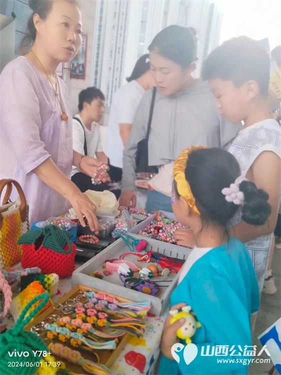 太原市儿童友好促进会、山西保利大剧院、太原市美之木特殊儿童康复训练中心、山西省残疾人基金会“关爱孤独症”儿童友好公益画展拍卖 - 第12张 - 山西公益人 太原市儿童友好促进会、山西保利大剧院、太原市美之木特殊儿童康复训练中心、山西省残疾人基金会“关爱孤独症”儿童友好公益画展拍卖 - 第12张