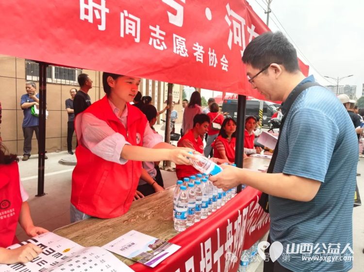 运城市盐湖区第一时间志愿者协会组织志愿者助力高考携手共筑梦想之路 - 第13张