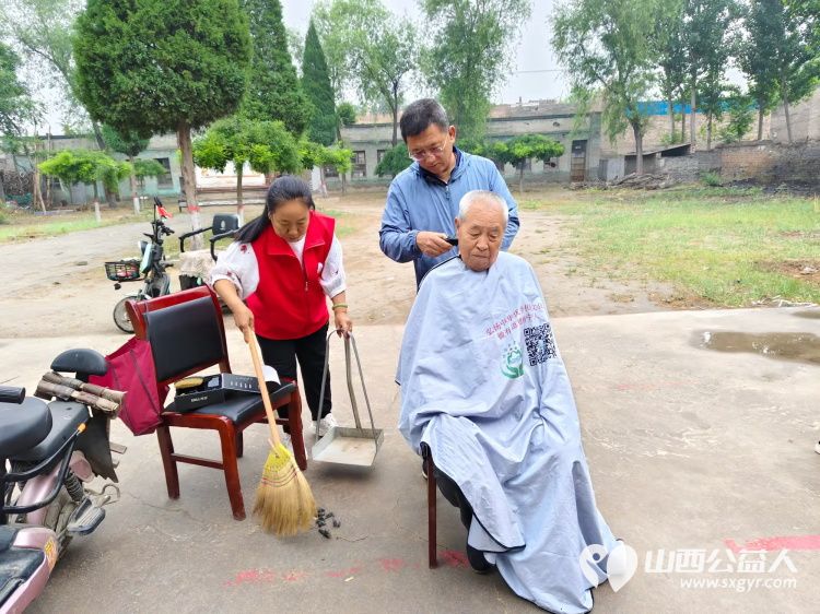 介休市敬老协会志愿者走进张兰镇下梁村为老人们爱心理发为老人体检 - 第9张 - 山西公益人 介休市敬老协会志愿者走进张兰镇下梁村为老人们爱心理发为老人体检 - 第9张