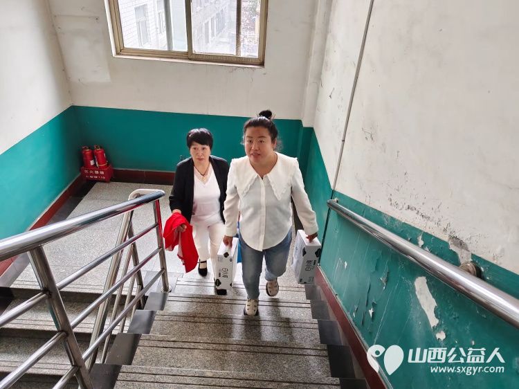 端午节介休市卫生健康和体育局、敬老协会和各爱心企业相约来到福源老年康复服务中心为老人们带来暖心的慰问并为老人包饺子 - 第31张 - 山西公益人 端午节介休市卫生健康和体育局、敬老协会和各爱心企业相约来到福源老年康复服务中心为老人们带来暖心的慰问并为老人包饺子 - 第31张