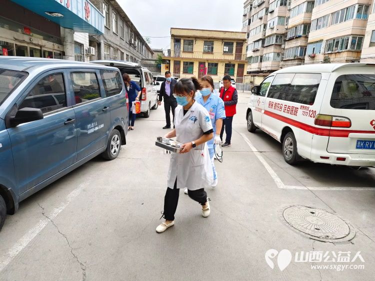 端午节介休市卫生健康和体育局、敬老协会和各爱心企业相约来到福源老年康复服务中心为老人们带来暖心的慰问并为老人包饺子 - 第11张 - 山西公益人 端午节介休市卫生健康和体育局、敬老协会和各爱心企业相约来到福源老年康复服务中心为老人们带来暖心的慰问并为老人包饺子 - 第11张