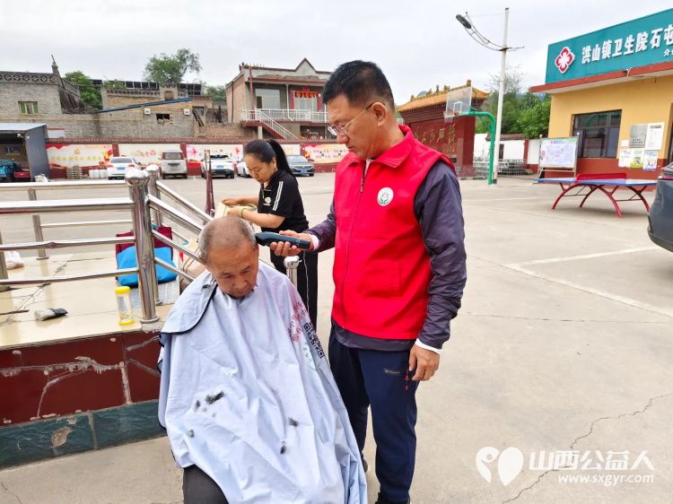 介休市敬老协会“孝善行”之敬老爱老助老行动在洪山镇石屯村开展为老人们送去社会的温暖与关怀 - 第10张 - 山西公益人 介休市敬老协会“孝善行”之敬老爱老助老行动在洪山镇石屯村开展为老人们送去社会的温暖与关怀 - 第10张