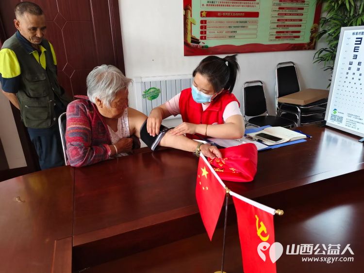 介休市敬老协会“孝善行”之敬老爱老助老行动在洪山镇石屯村开展为老人们送去社会的温暖与关怀 - 第16张 - 山西公益人 介休市敬老协会“孝善行”之敬老爱老助老行动在洪山镇石屯村开展为老人们送去社会的温暖与关怀 - 第16张