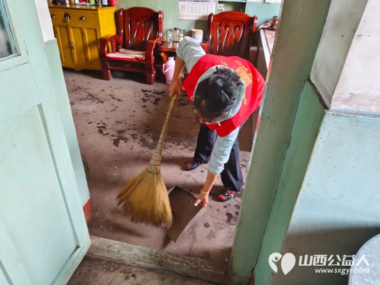 介休市敬老协会敬老爱老助老行动在洪山镇石屯村入户82岁特困老人杨锦义家 - 第13张 - 山西公益人 介休市敬老协会敬老爱老助老行动在洪山镇石屯村入户82岁特困老人杨锦义家 - 第13张