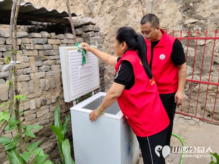 介休市敬老协会在洪山镇石屯村入户83岁特困老人李长福家帮助清理卫生包饺子 - 第17张 - 山西公益人 介休市敬老协会在洪山镇石屯村入户83岁特困老人李长福家帮助清理卫生包饺子 - 第17张