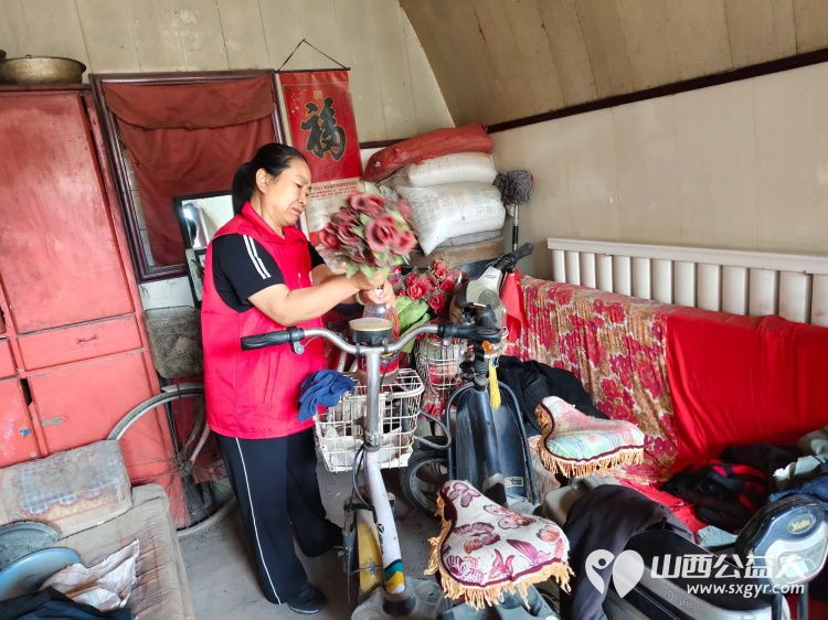 介休市敬老协会在洪山镇石屯村入户83岁特困老人李长福家帮助清理卫生包饺子 - 第22张 - 山西公益人 介休市敬老协会在洪山镇石屯村入户83岁特困老人李长福家帮助清理卫生包饺子 - 第22张