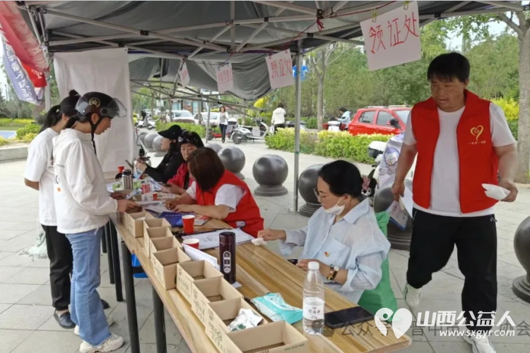 晋中市义工协会寿阳志愿服务队参加 “壹书.图书室计划”爱心捐书志愿服务活动 - 第2张 - 山西公益人 晋中市义工协会寿阳志愿服务队参加 “壹书.图书室计划”爱心捐书志愿服务活动 - 第2张