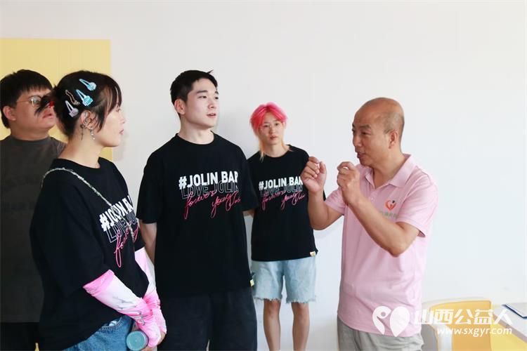 蔡依林官方后援会志愿者从全国各地来到阳曲县残疾人康复中心以实际行动守护星星的孩子 - 第3张 - 山西公益人 蔡依林官方后援会志愿者从全国各地来到阳曲县残疾人康复中心以实际行动守护星星的孩子 - 第3张