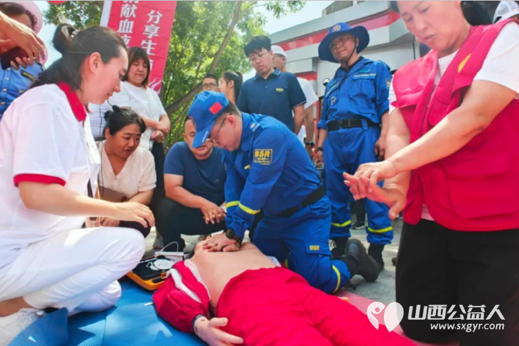 吕梁市举办庆祝“6·14世界献血者日”20周年宣传活动吕梁市蓝天救援队全力保障并积极参与“世界献血者日”活动 - 第7张