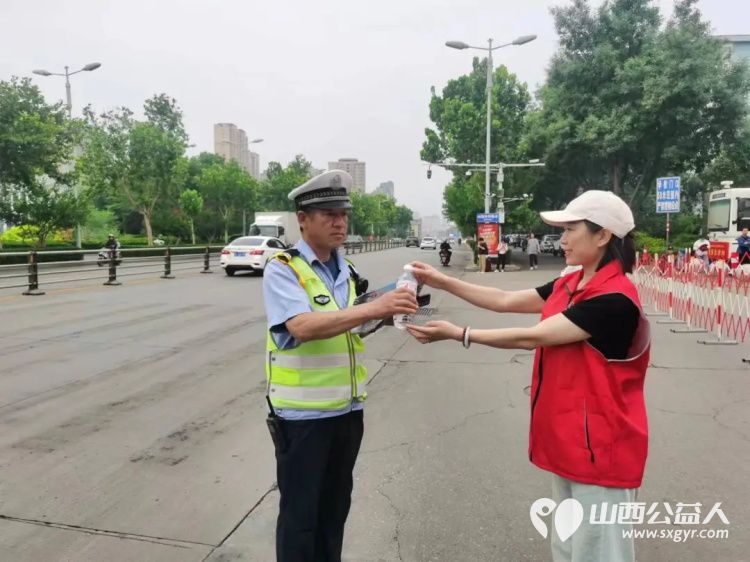 爱心助考,筑梦远航—临汾市护苗爱心志愿服务队2024高考纪实为考生们保驾护航 - 第9张 - 山西公益人 爱心助考,筑梦远航—临汾市护苗爱心志愿服务队2024高考纪实为考生们保驾护航 - 第9张