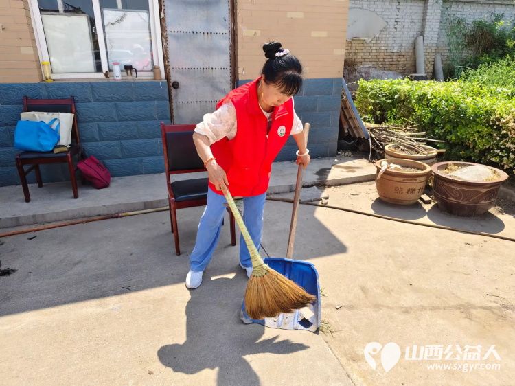 介休市敬老协会敬老爱老助老行动在父亲节之际去张兰镇东北里村服务老人 - 第12张 - 山西公益人 介休市敬老协会敬老爱老助老行动在父亲节之际去张兰镇东北里村服务老人 - 第12张
