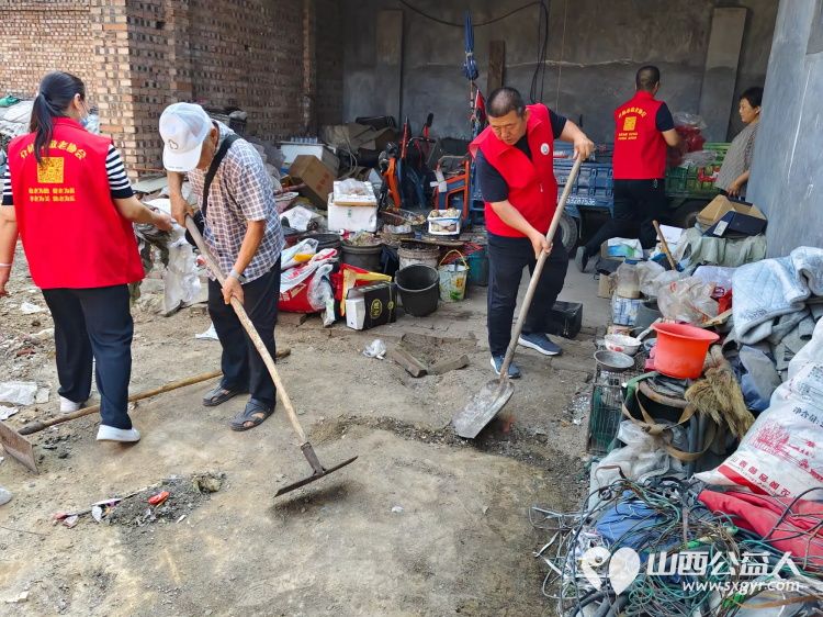 介休市敬老协会在父亲节之际去张兰镇东北里村入户特困老人86岁孟庆福家中为老人理发料理家务包饺子吃蛋糕 - 第26张 - 山西公益人 介休市敬老协会在父亲节之际去张兰镇东北里村入户特困老人86岁孟庆福家中为老人理发料理家务包饺子吃蛋糕 - 第26张