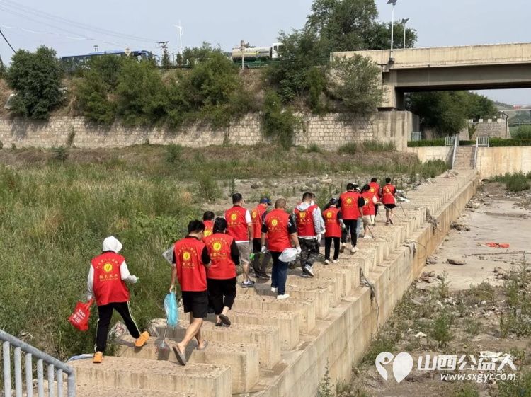 保护母亲河 阳泉义工在行动2024年第20期“保护母亲河”巡河净滩活动在白羊墅湿地公园开展 - 第3张 - 山西公益人 保护母亲河 阳泉义工在行动2024年第20期“保护母亲河”巡河净滩活动在白羊墅湿地公园开展 - 第3张